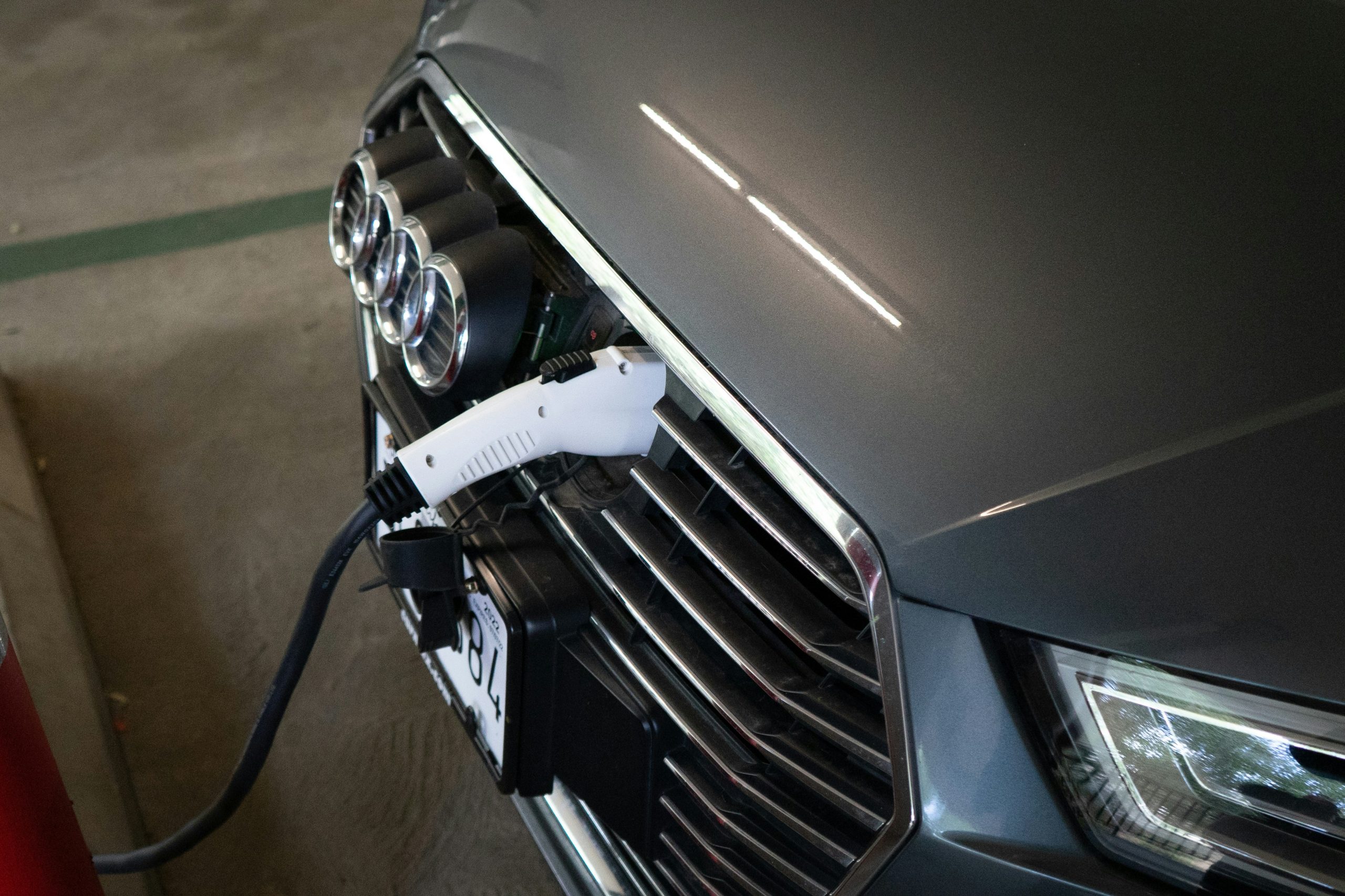 Audi électrique parking chantier BTP véhicule direction flotte électrique