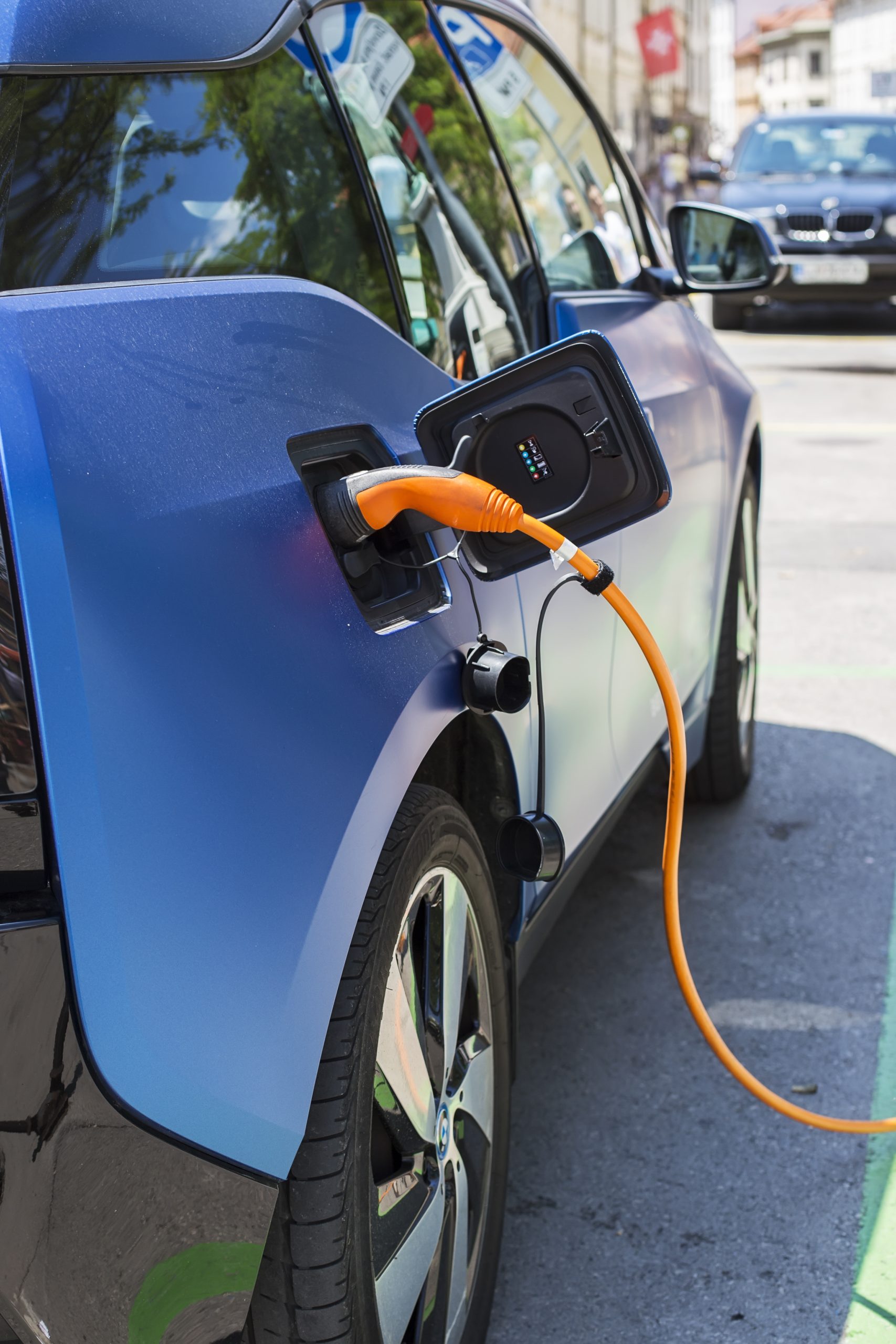 Recharge véhicule électrique dépôt entreprise BTP utilitaire flotte chargement