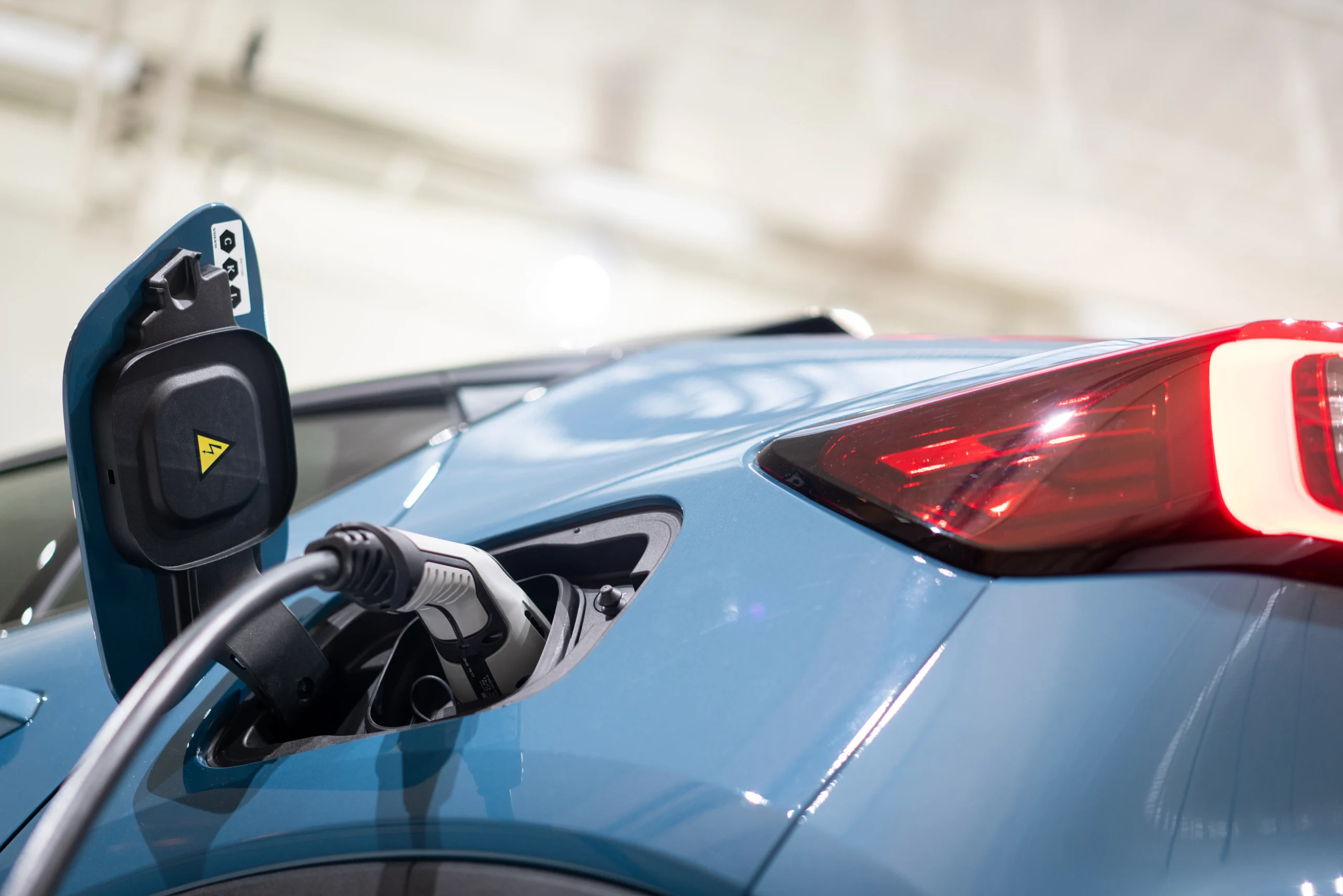 Alimentation électrique véhicule électrique technologie smart charging OCPP pilotage