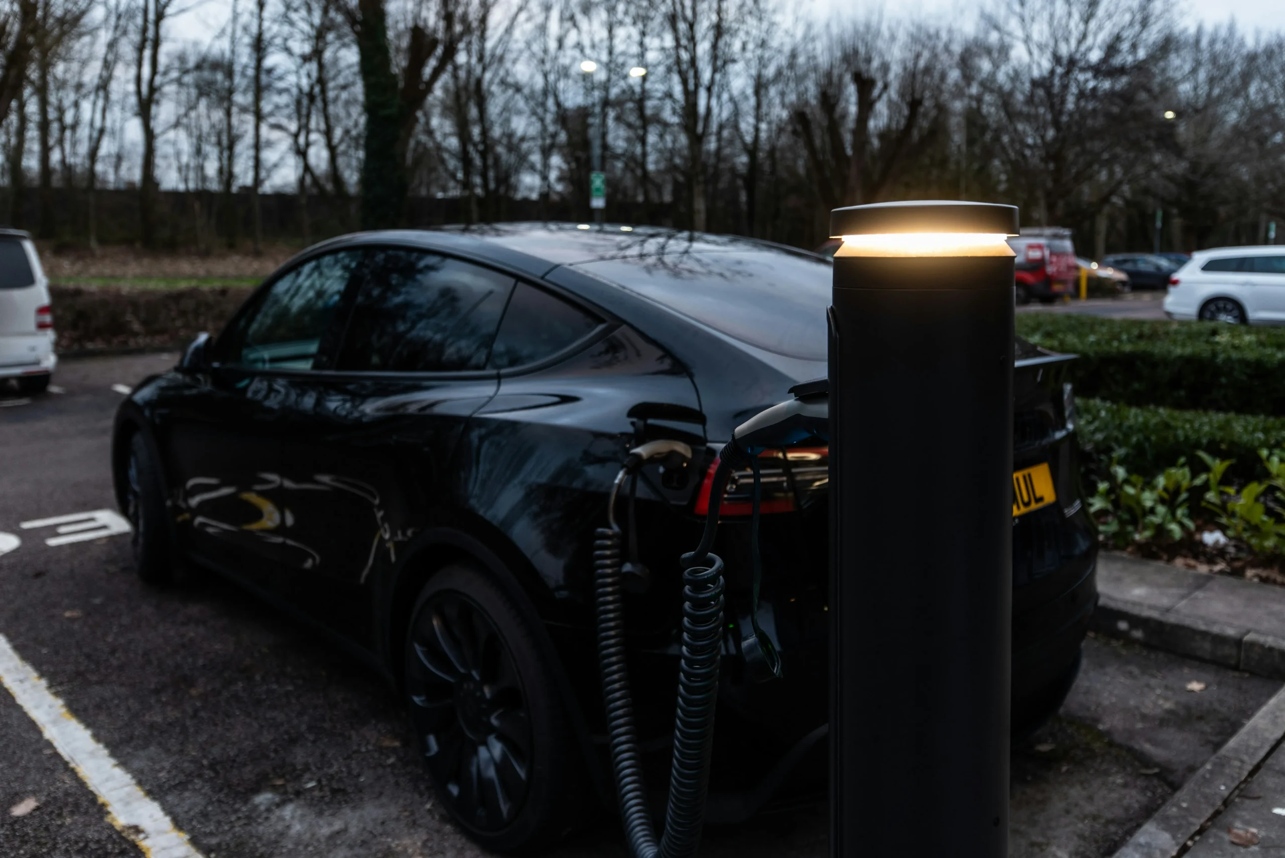 Borne recharge bidirectionnelle V2G parking entreprise énergie retour réseau