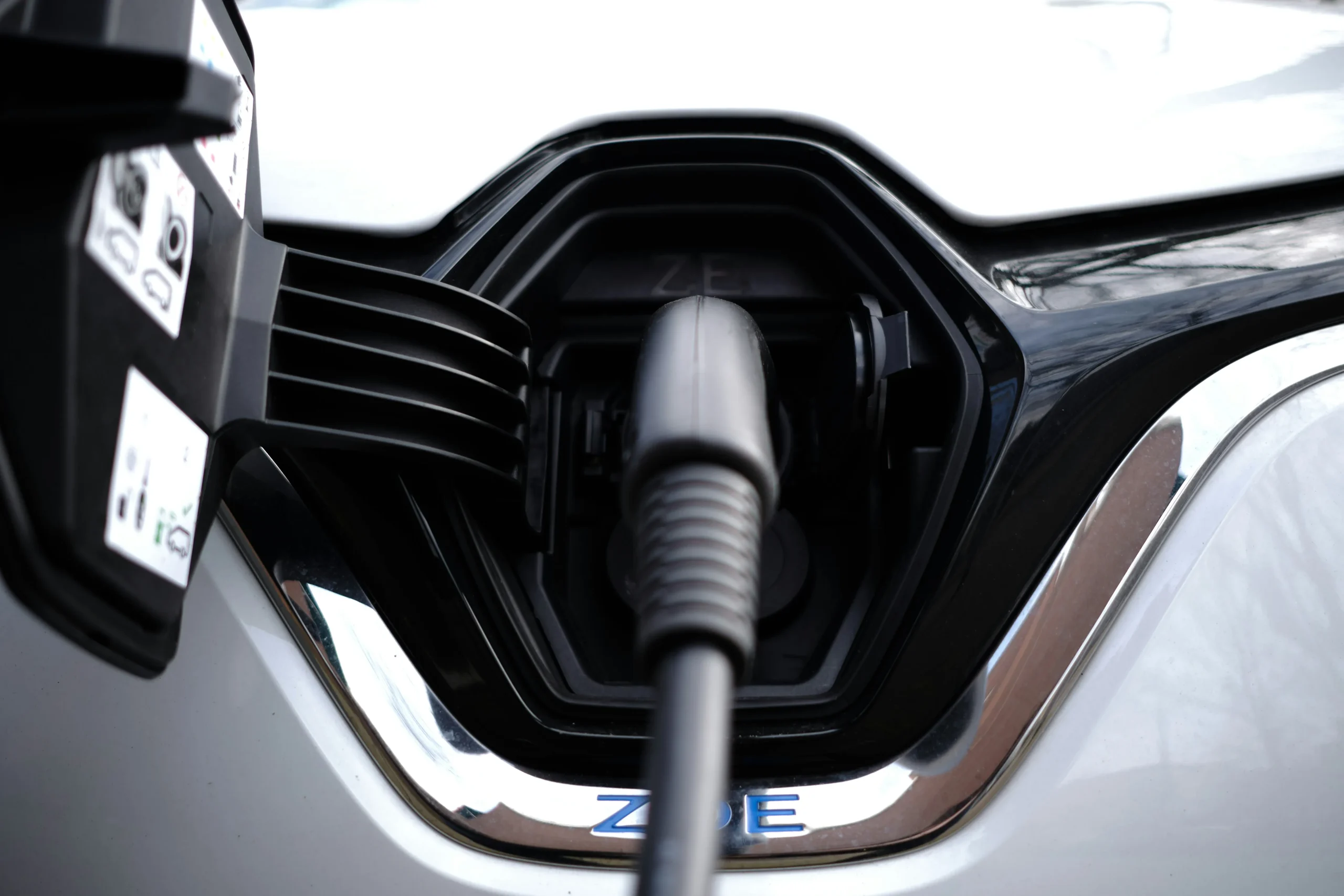 Réseau recharge électrique route professionnels AFIR déplacement interurbain