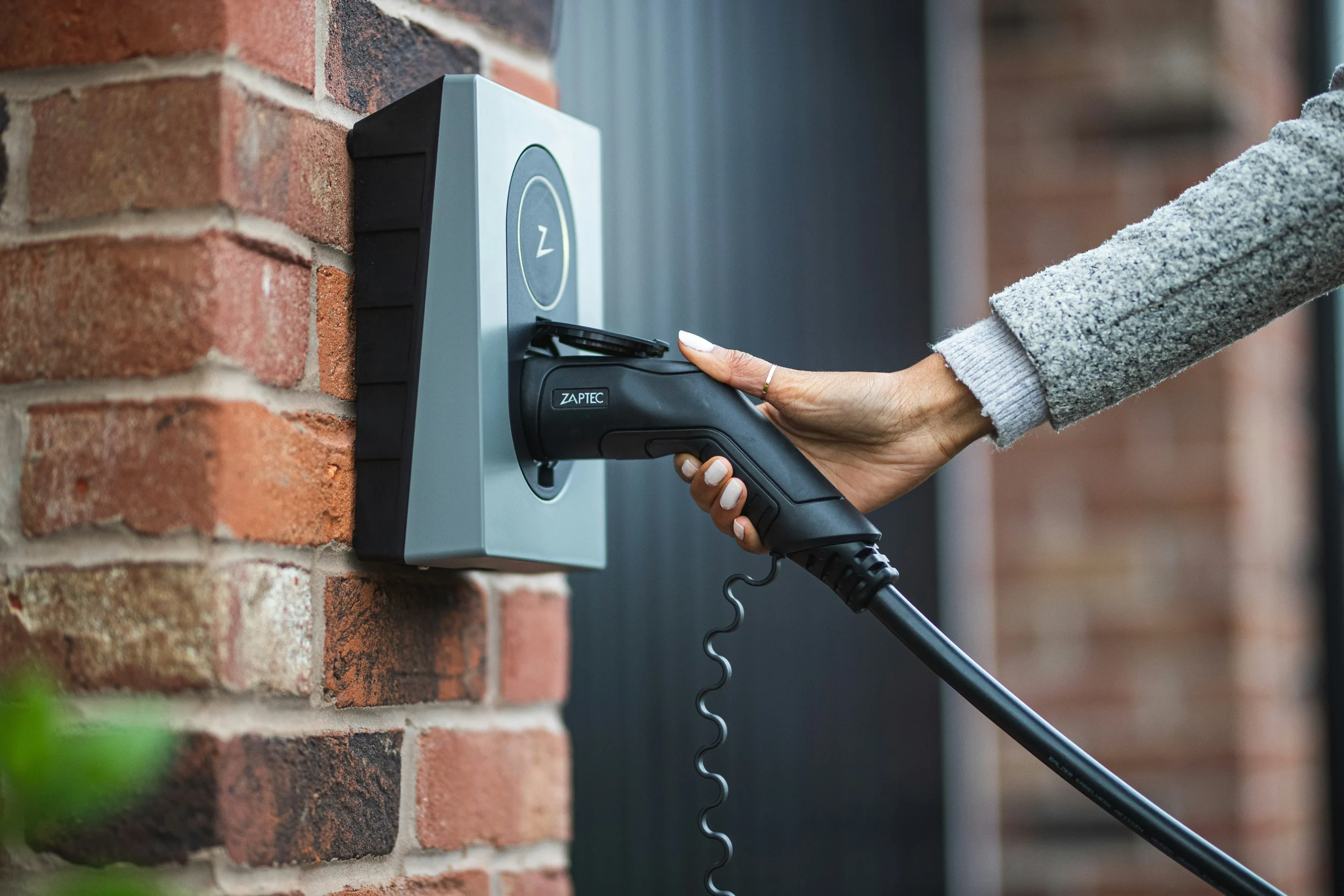 Borne recharge Zaptec parking entreprise smart charging tarif énergie optimisation