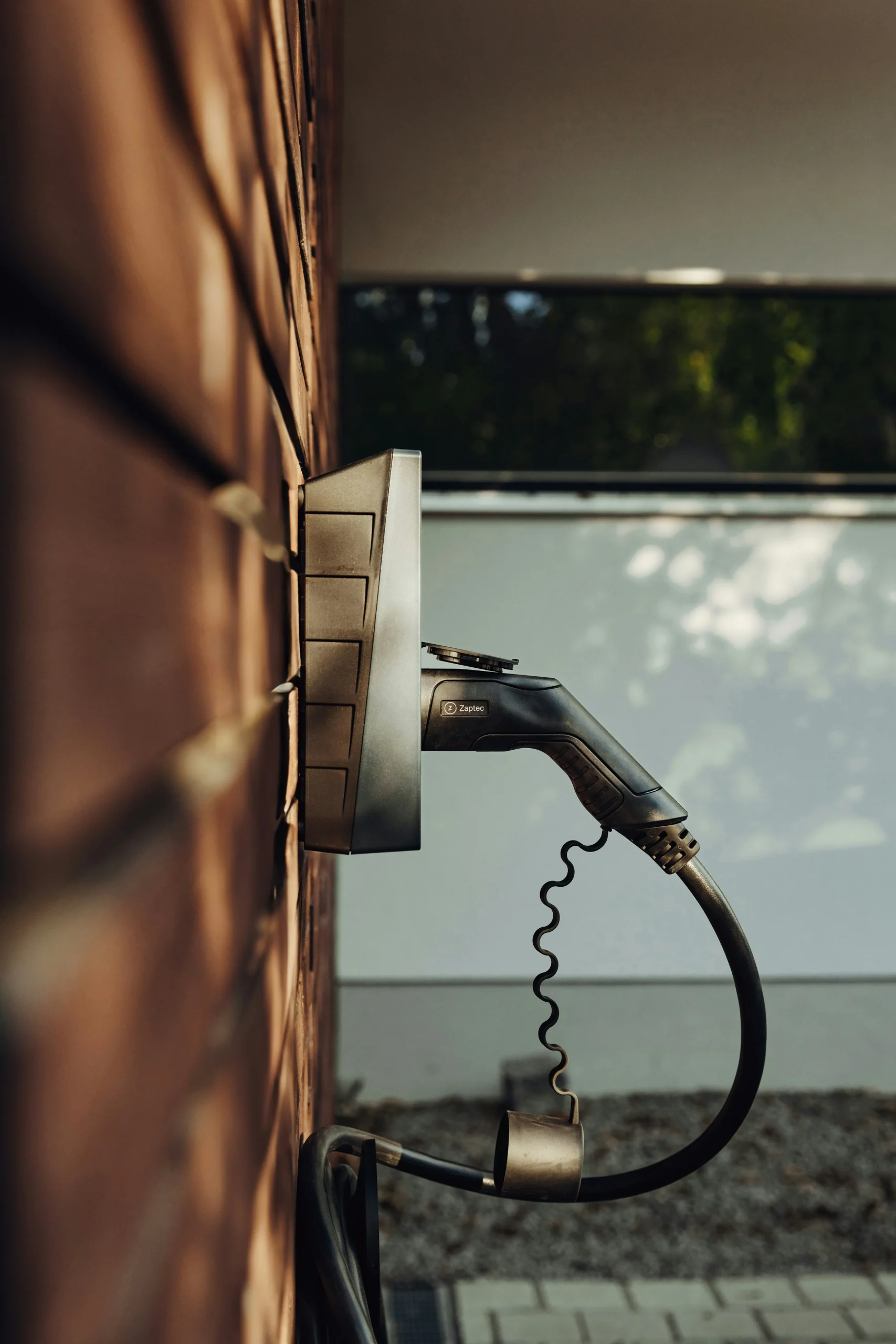 Installation Zaptec recharge entreprise tarif électrique contrat optimisation